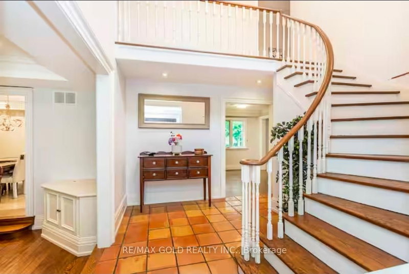 Upper - 1749 Wembury Rd, Mississauga, L5J 4G4 | Image 3