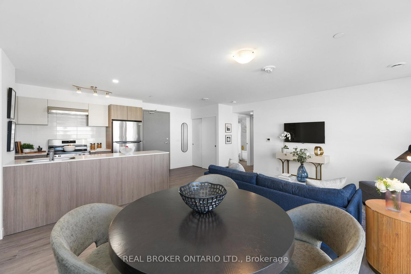 100 Manett Crescent, Unit 215 - Photo 14