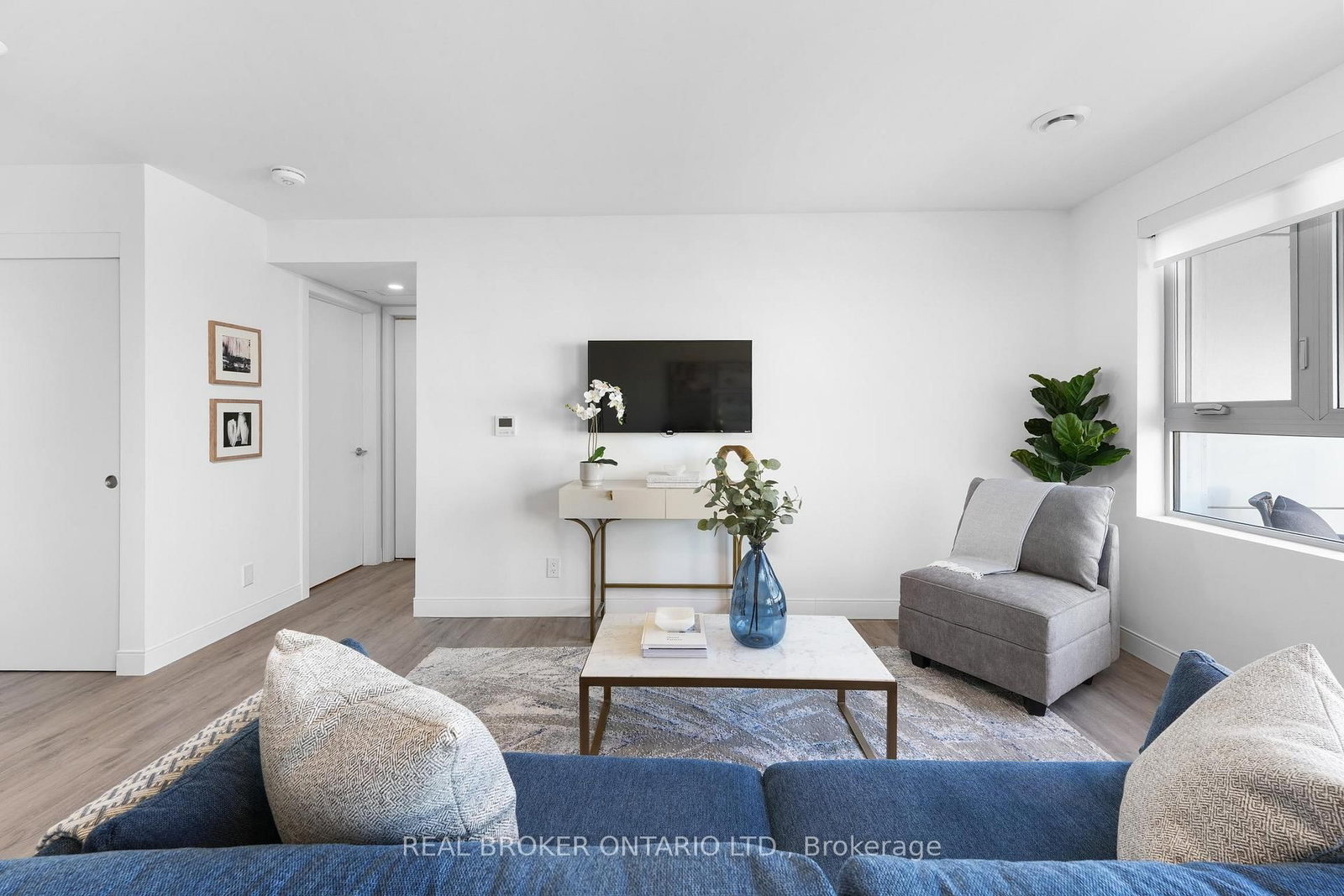 100 Manett Crescent, Unit 215 - Photo 8