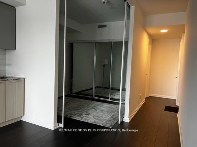 314 - 4208 Dundas Street W