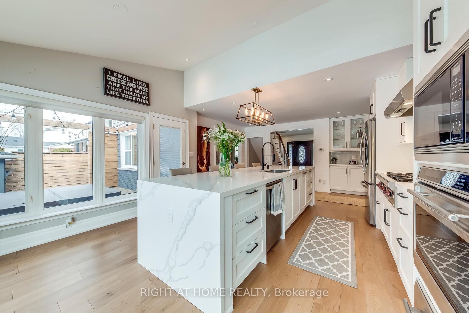 Detached House for sale at 204 Walkers Line, Burlington, Ontario, L7N 2C3 - Roseland - MLS: W12945668