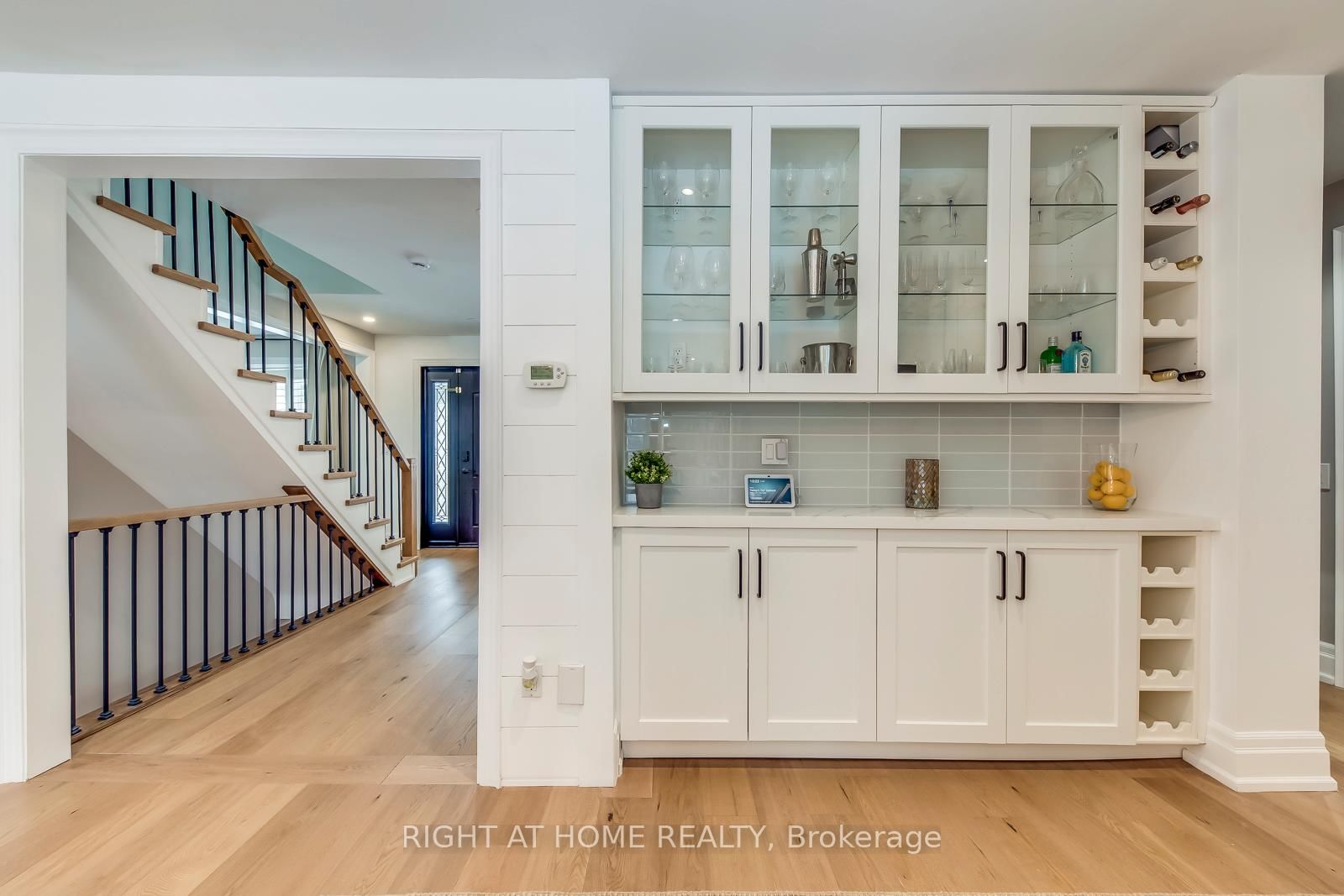 Detached House for sale at 204 Walkers Line, Burlington, Ontario, L7N 2C3 - Roseland - MLS: W12945668