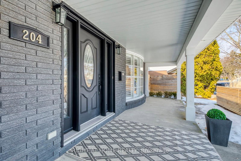 204 Walkers Line, Burlington, L7N 2C3 | Image 2