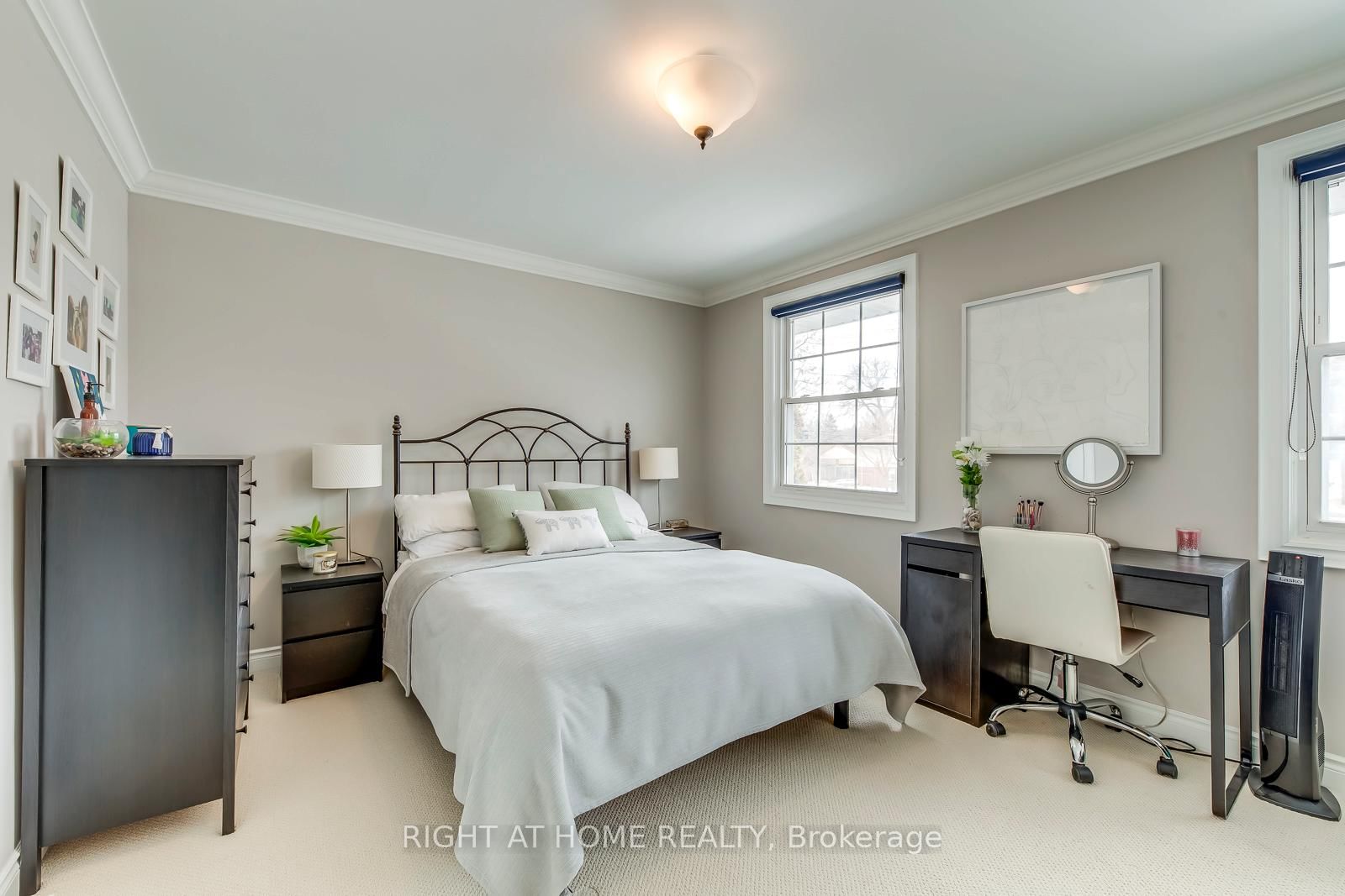 Detached House for sale at 204 Walkers Line, Burlington, Ontario, L7N 2C3 - Roseland - MLS: W12945668