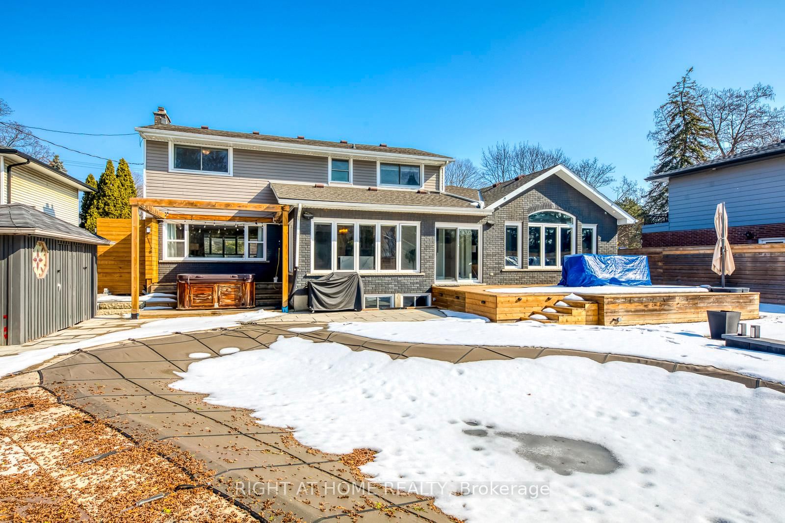 Detached House for sale at 204 Walkers Line, Burlington, Ontario, L7N 2C3 - Roseland - MLS: W12945668