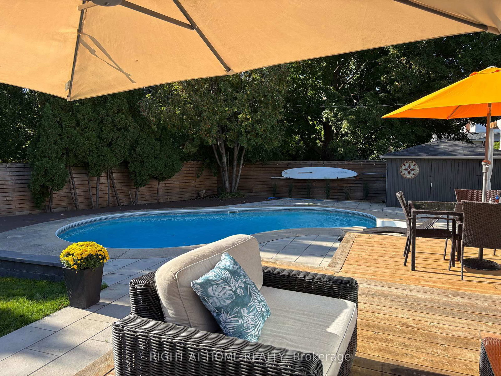 Detached House for sale at 204 Walkers Line, Burlington, Ontario, L7N 2C3 - Roseland - MLS: W12945668