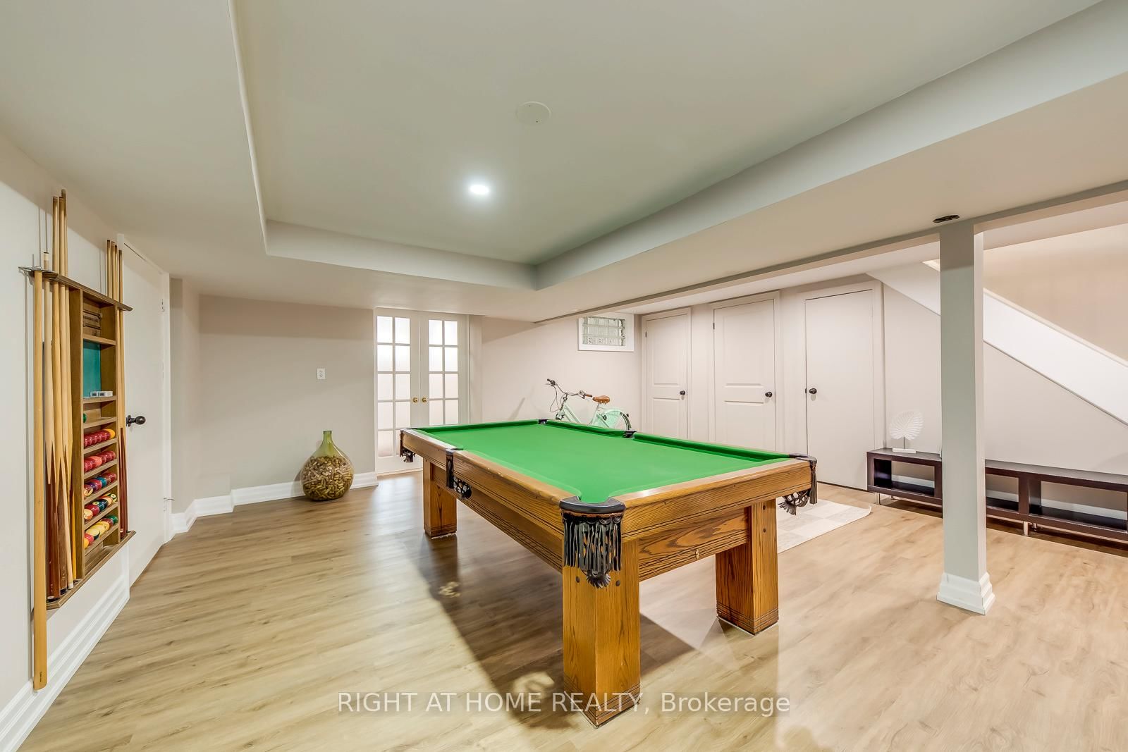 Detached House for sale at 204 Walkers Line, Burlington, Ontario, L7N 2C3 - Roseland - MLS: W12945668