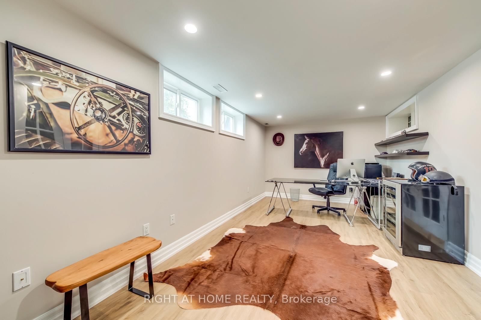 Detached House for sale at 204 Walkers Line, Burlington, Ontario, L7N 2C3 - Roseland - MLS: W12945668