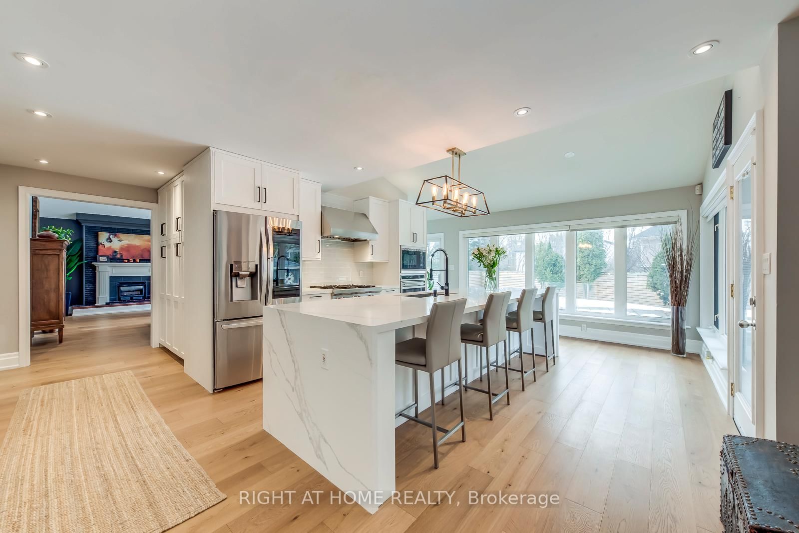 Detached House for sale at 204 Walkers Line, Burlington, Ontario, L7N 2C3 - Roseland - MLS: W12945668