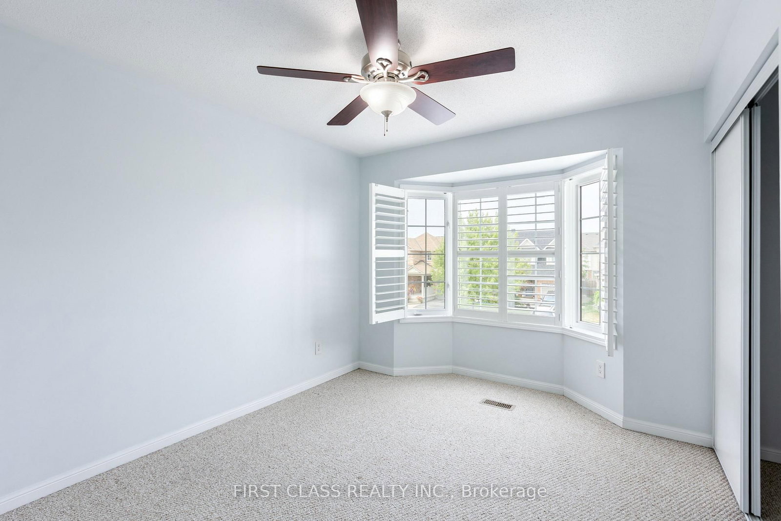 Detached House for sale at 802 Yates Drive, Milton, Ontario, L9T 0E7 - Coates - MLS: W12945712