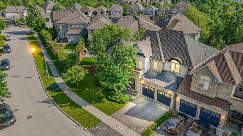 2454 Springforest Dr, Oakville, L6M 0A1 | Image 2