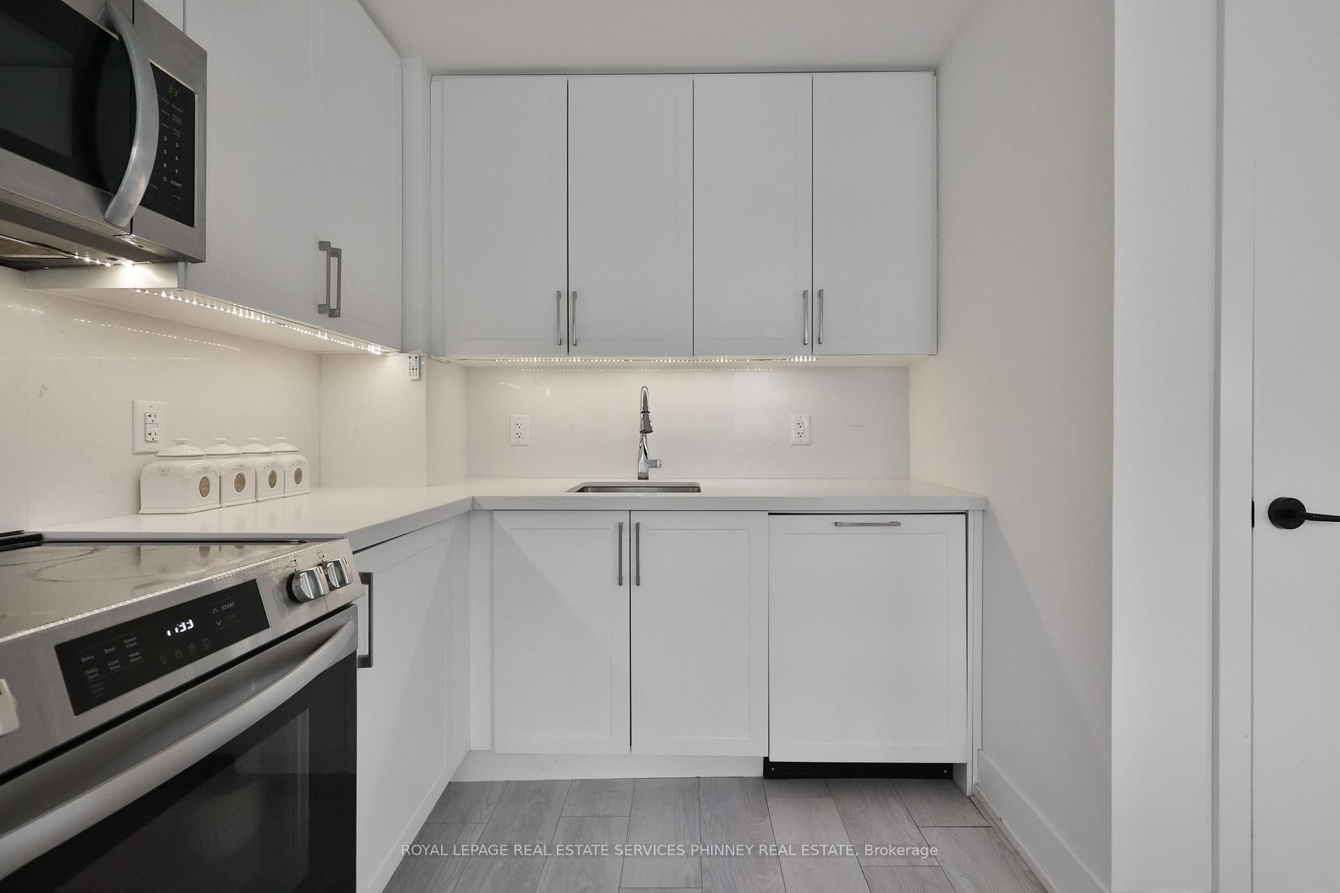 2450 Old Bronte Road, Unit 716