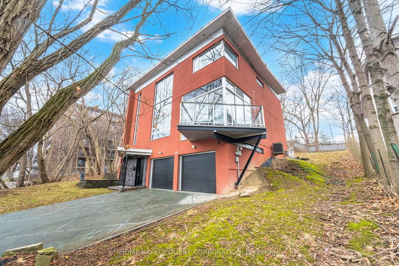 186 Wyndham St, Mississauga, L5M 1N5 | Image 3