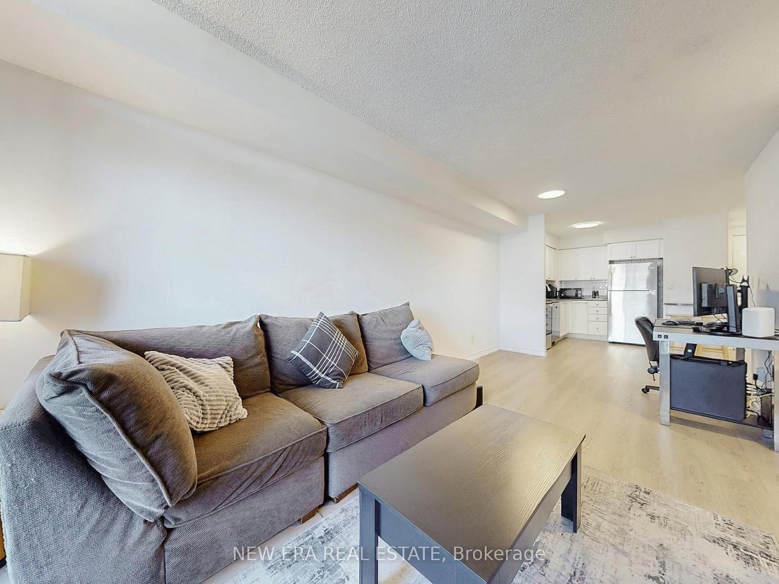 Condo for sale at 923-3888 Duke Of York Boulevard, Mississauga, Ontario, L5B 4P5 - City Centre - MLS: W12946220