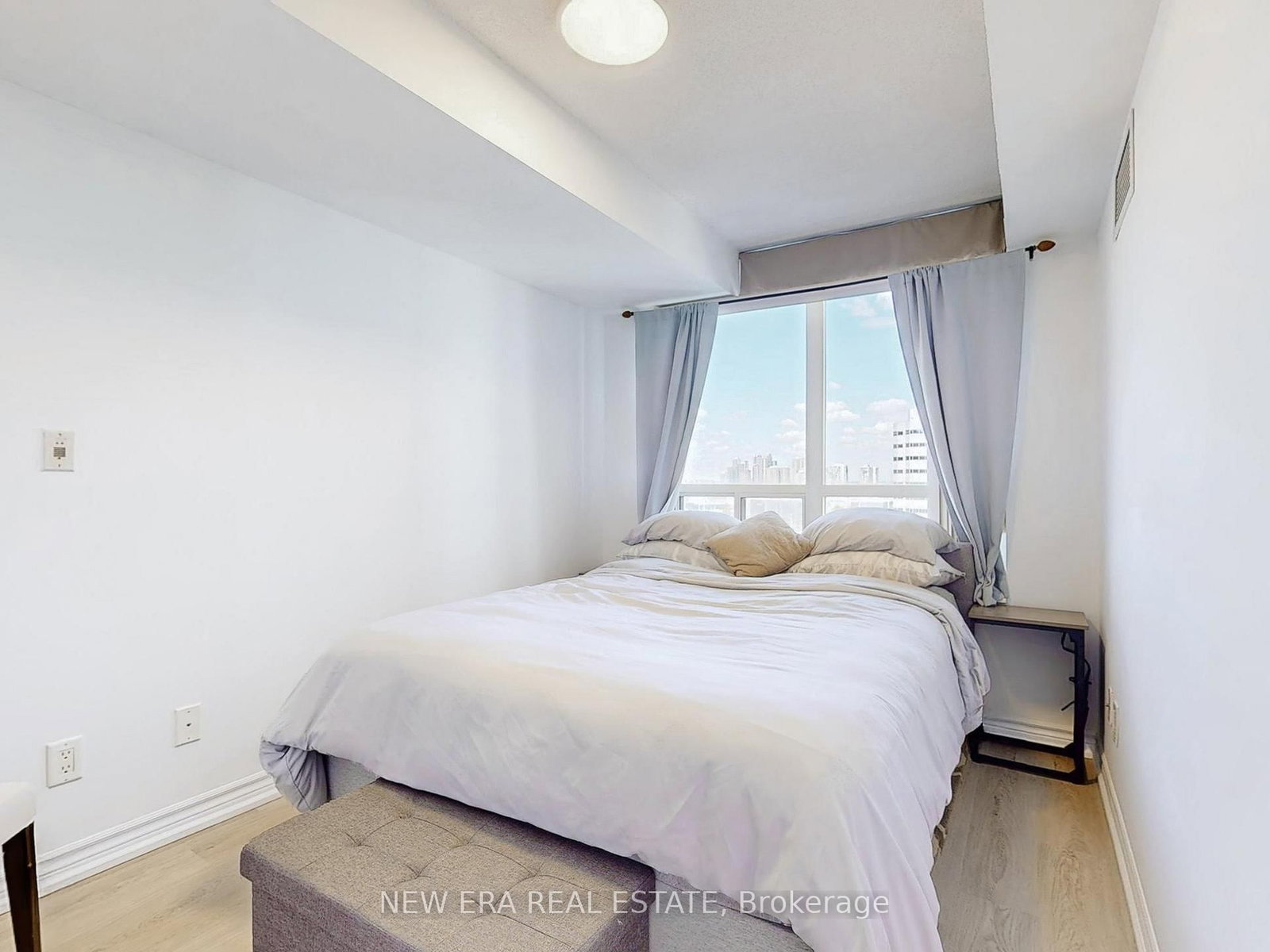 Condo for sale at 923-3888 Duke Of York Boulevard, Mississauga, Ontario, L5B 4P5 - City Centre - MLS: W12946220