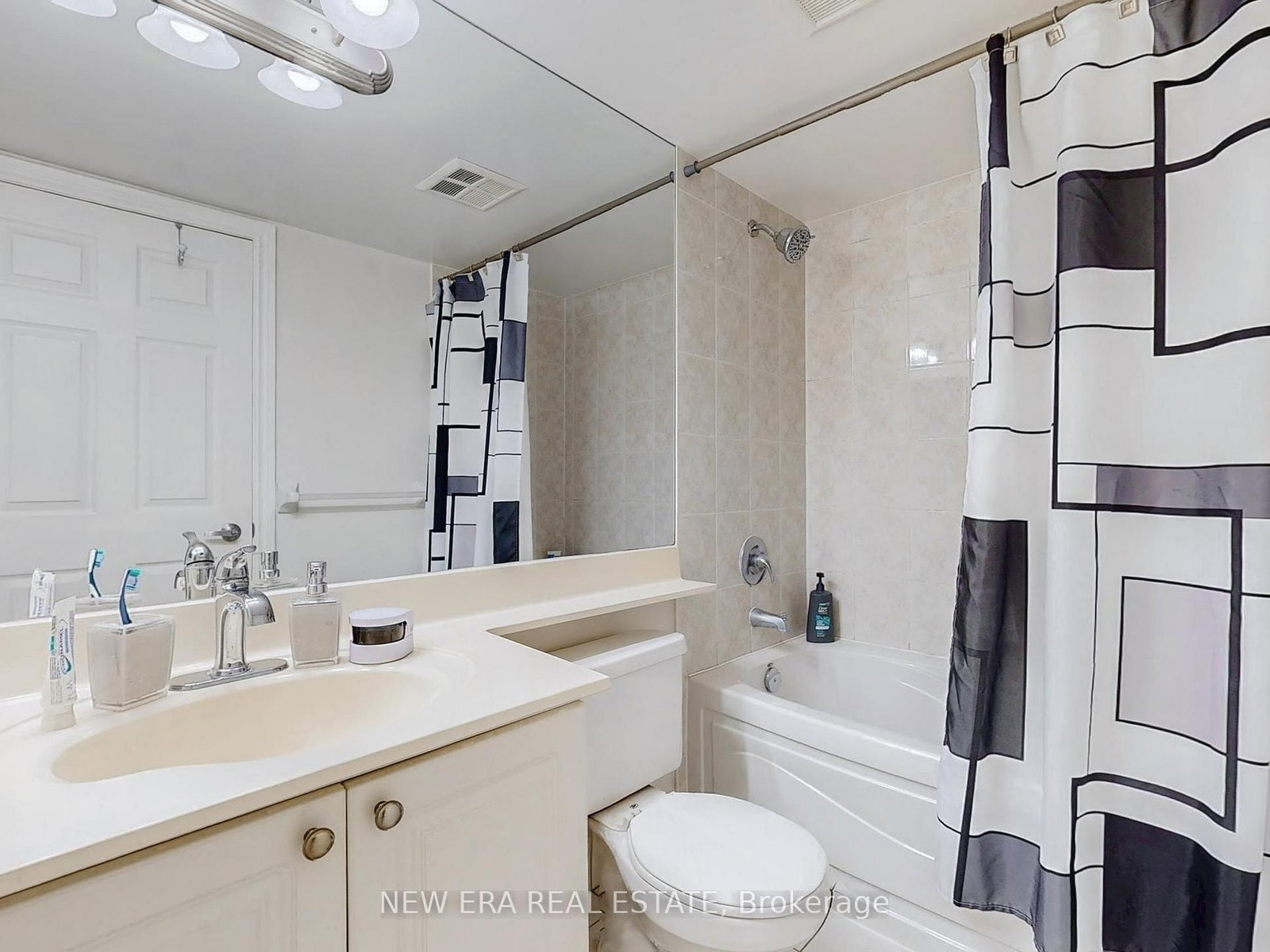 Condo for sale at 923-3888 Duke Of York Boulevard, Mississauga, Ontario, L5B 4P5 - City Centre - MLS: W12946220