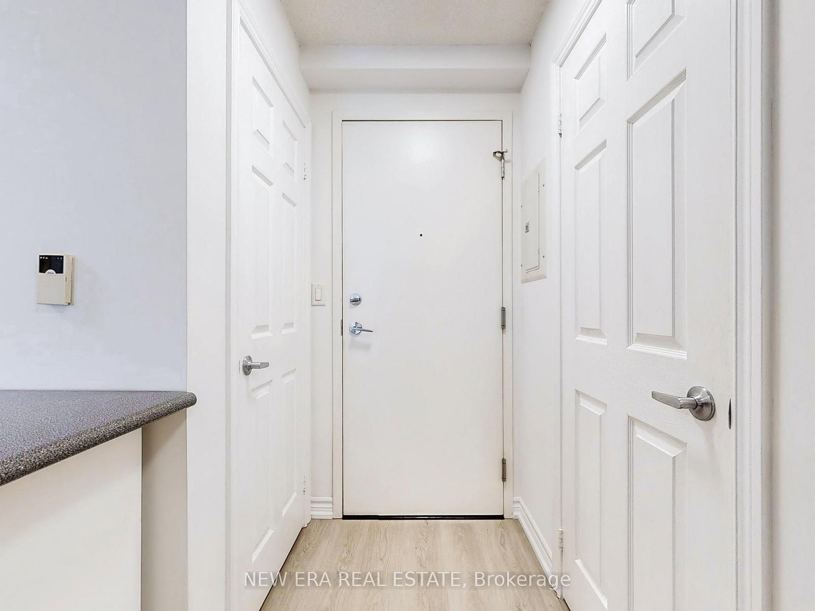 Condo for sale at 923-3888 Duke Of York Boulevard, Mississauga, Ontario, L5B 4P5 - City Centre - MLS: W12946220