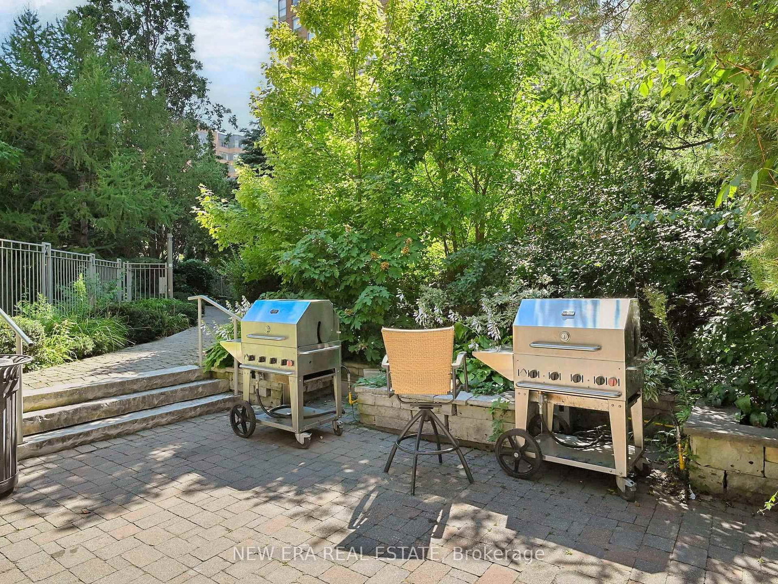 Condo for sale at 923-3888 Duke Of York Boulevard, Mississauga, Ontario, L5B 4P5 - City Centre - MLS: W12946220