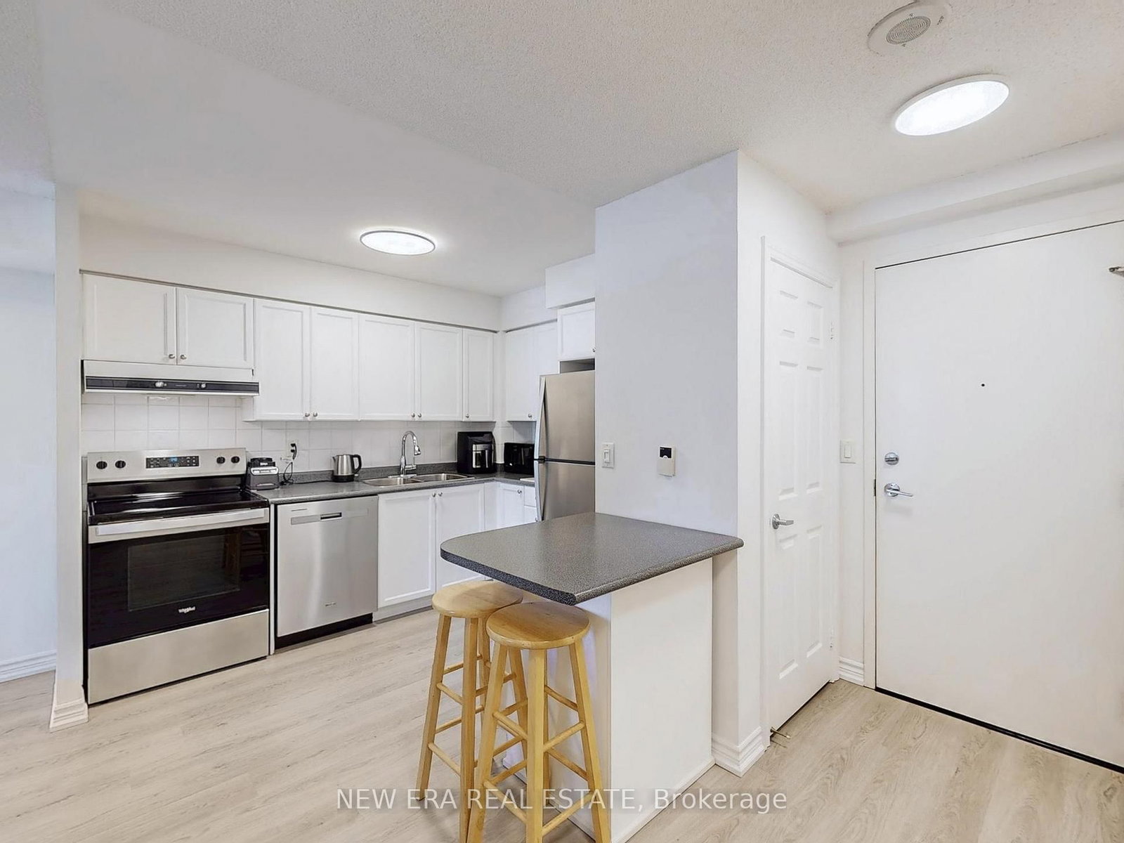 Condo for sale at 923-3888 Duke Of York Boulevard, Mississauga, Ontario, L5B 4P5 - City Centre - MLS: W12946220