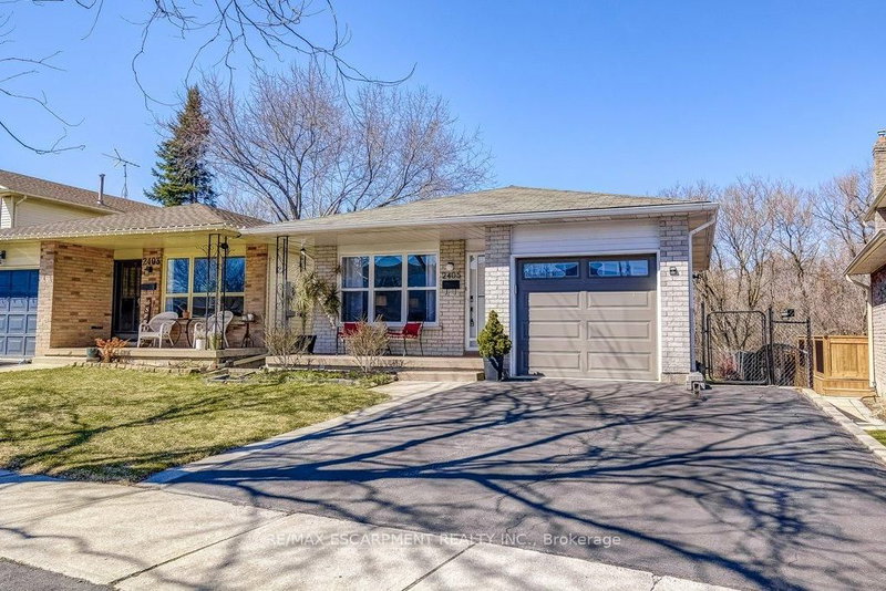 2405 Malcom Cres, Burlington, L7P 3Y5 | Image 2