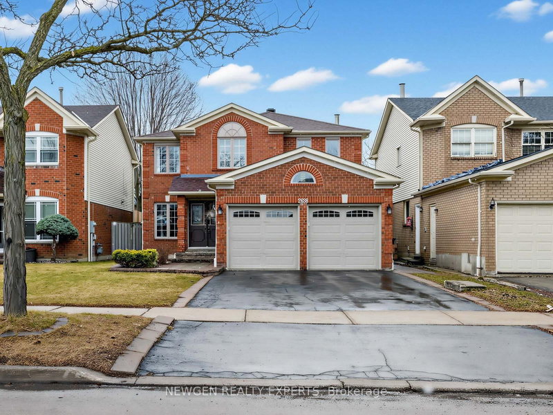2636 Credit Valley Rd, Mississauga, L5M 4J6 | Image 2