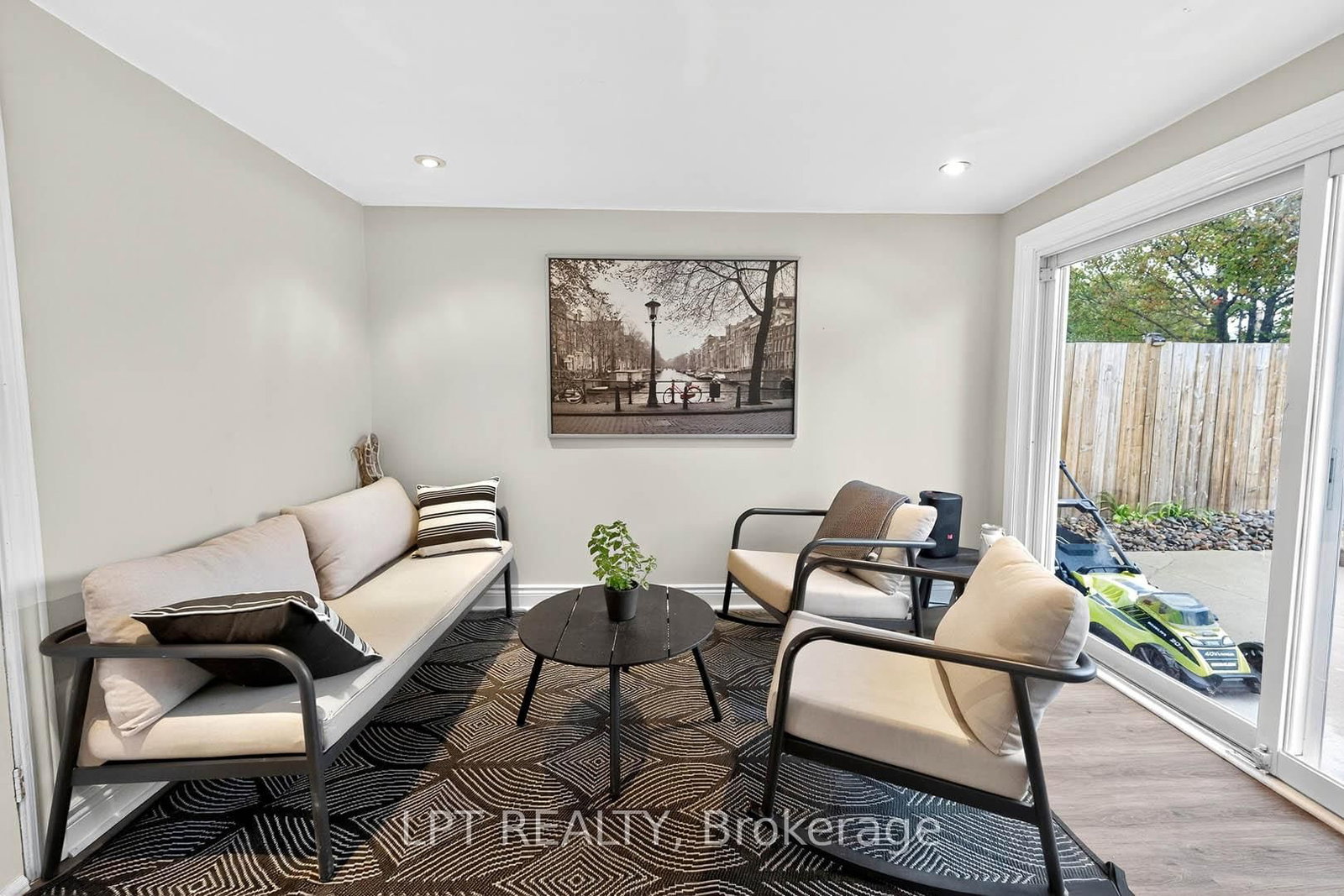 Detached House for sale at 14 Caledon Crescent, Brampton, Ontario, L6W 1C5 - Brampton East - MLS: W12946742