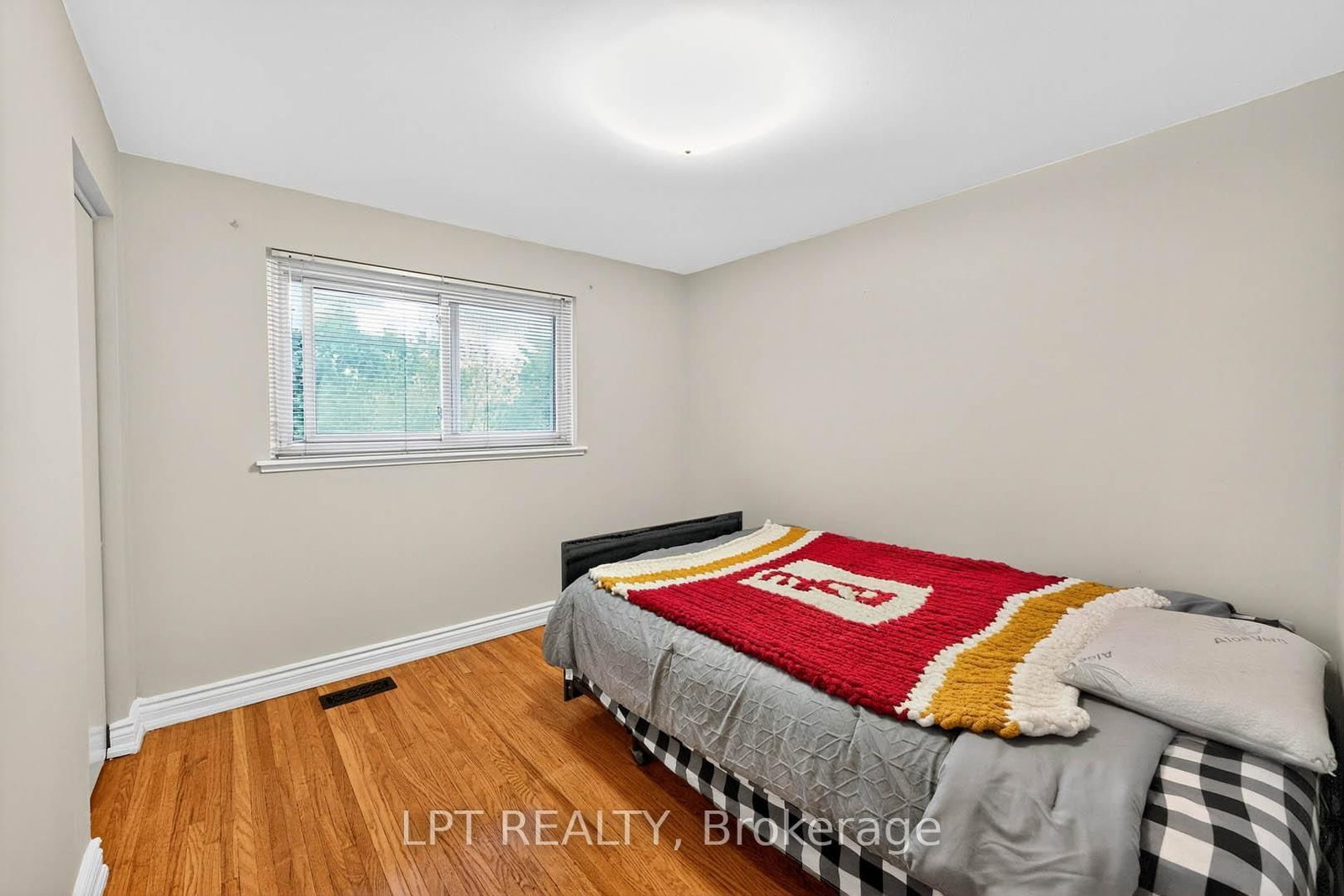 Detached House for sale at 14 Caledon Crescent, Brampton, Ontario, L6W 1C5 - Brampton East - MLS: W12946742