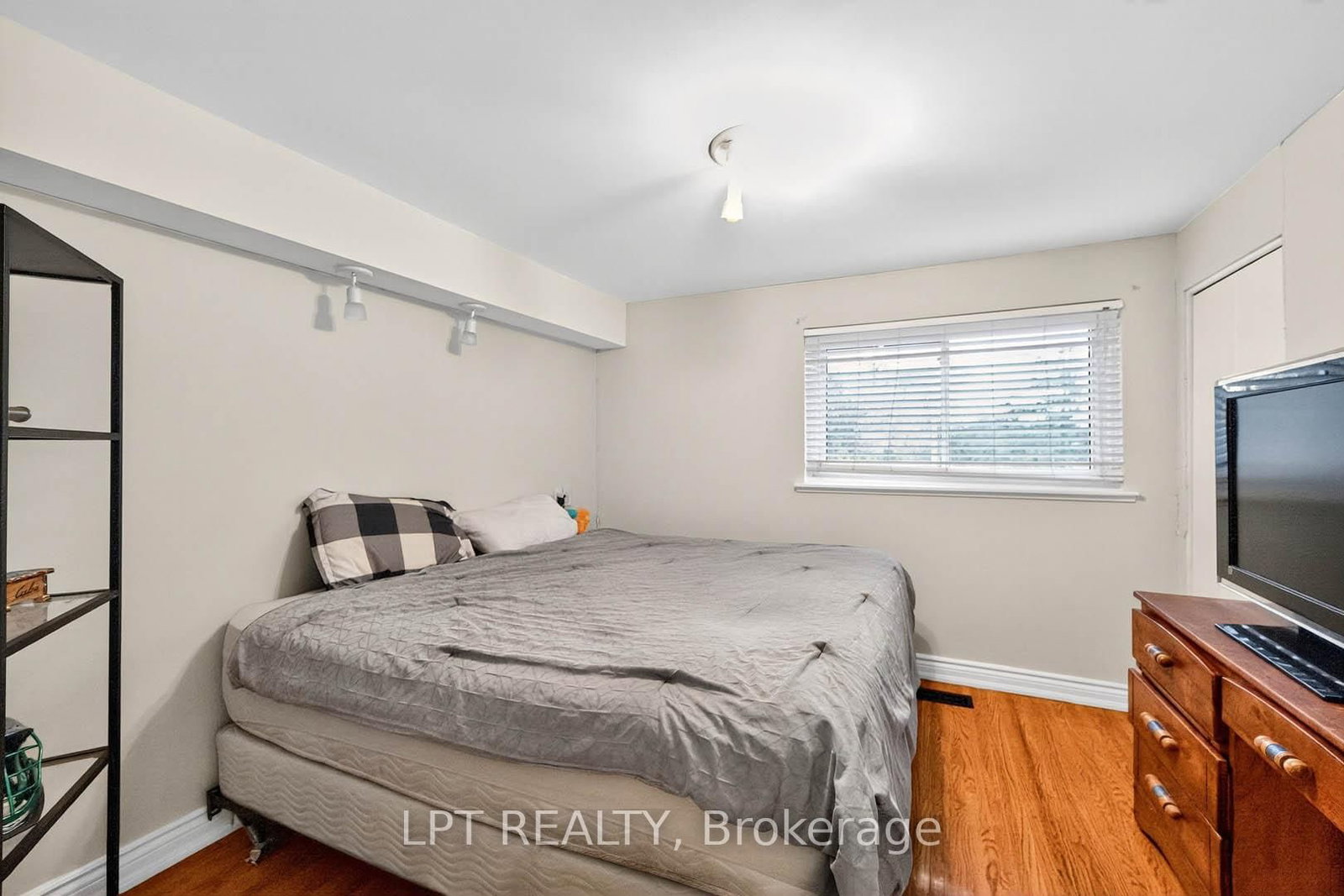 Detached House for sale at 14 Caledon Crescent, Brampton, Ontario, L6W 1C5 - Brampton East - MLS: W12946742