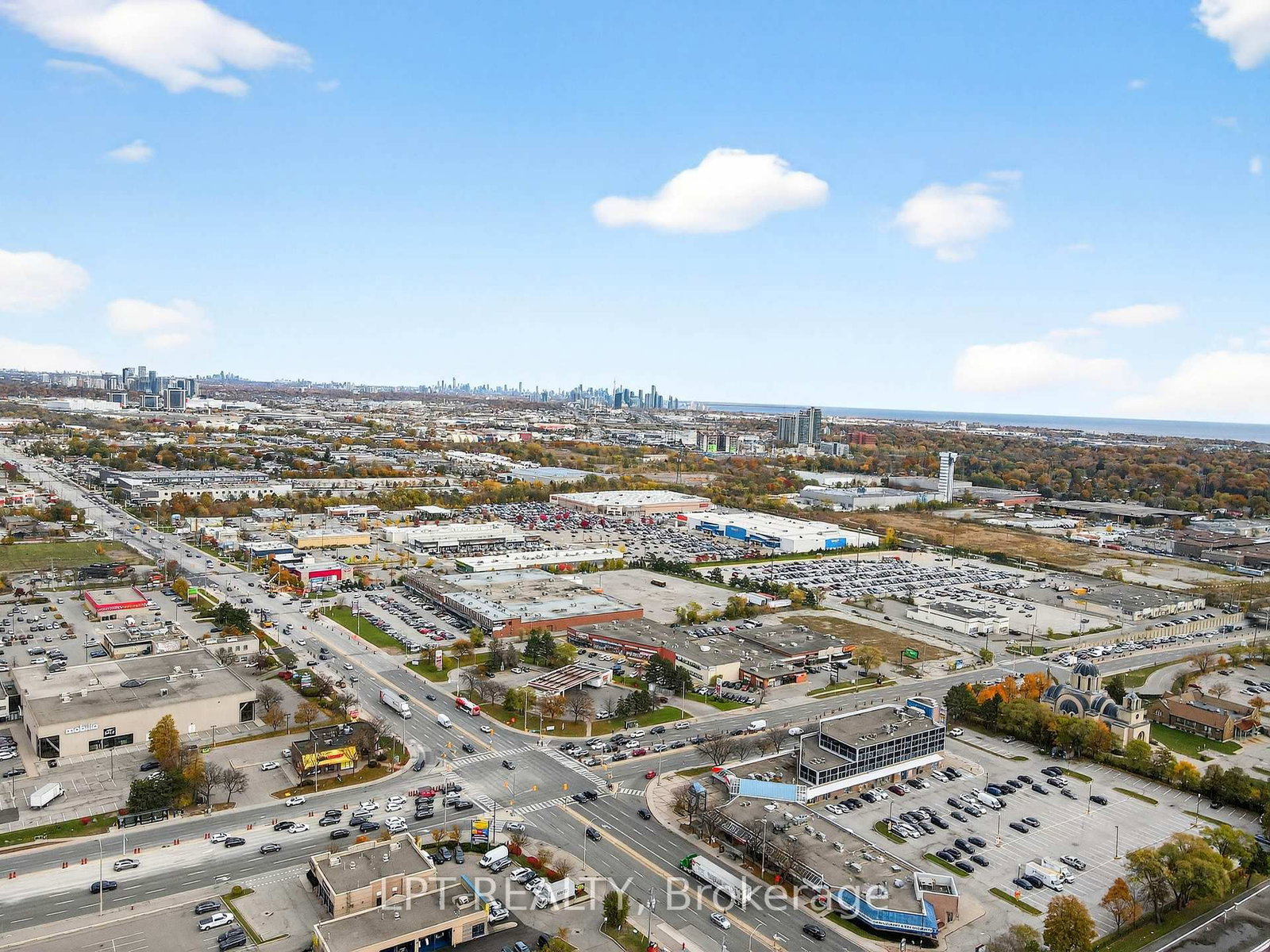 Detached House for sale at 14 Caledon Crescent, Brampton, Ontario, L6W 1C5 - Brampton East - MLS: W12946742