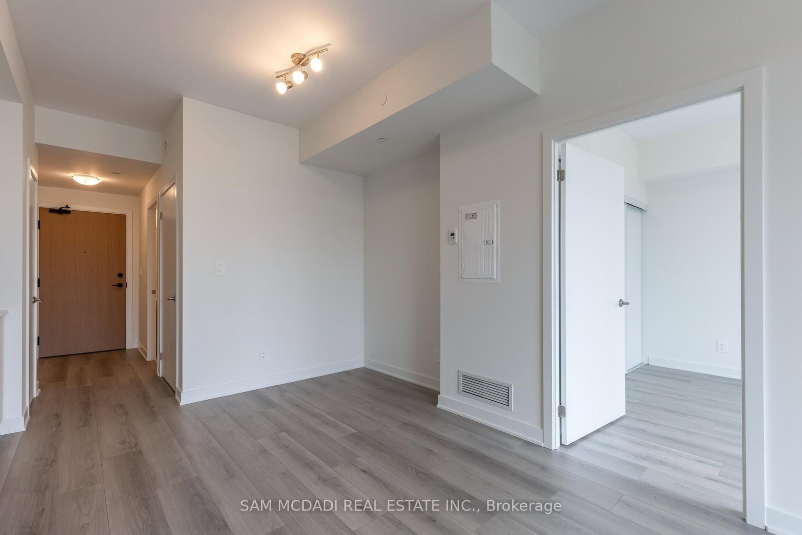 Condo for lease at 308-1440 Clarriage Court, Milton, Ontario, L9T 2X5 - Ford - MLS: W12947182