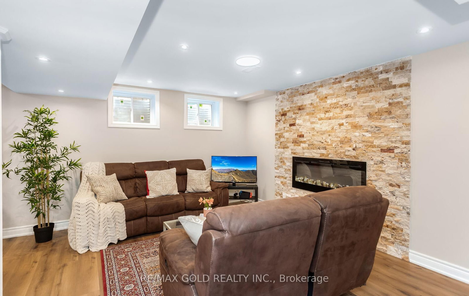 Townhouse for sale at 299 Gooding Crescent, Milton, Ontario, L9E 0A9 - Ford - MLS: W12947314