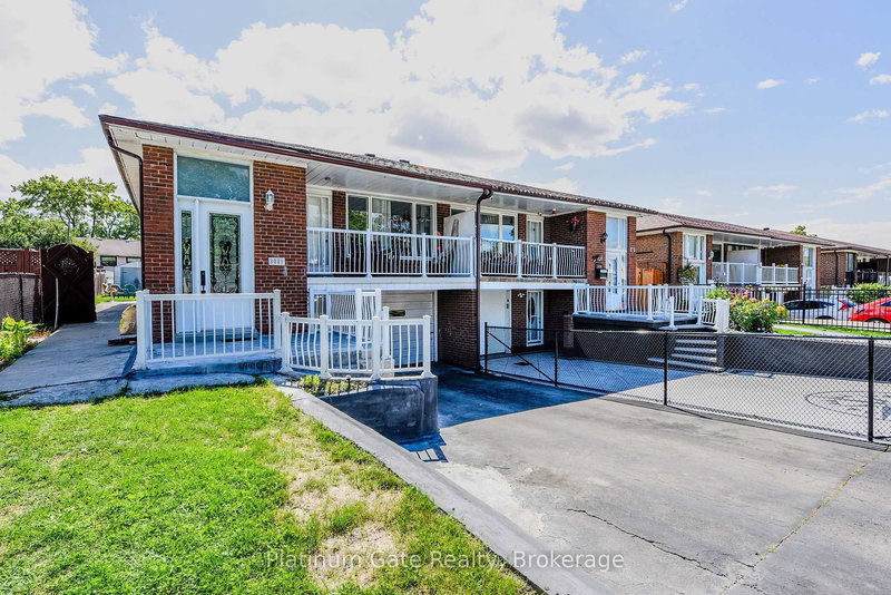 3088 Harold Sheard Dr, Mississauga, L4T 1V5 | Image 2