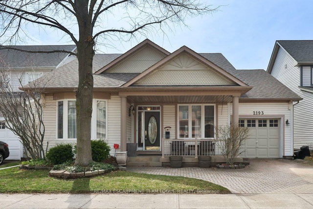 2193 Woodglen Crescent