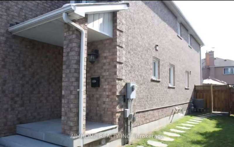 5533 Richmeadow Mews, Mississauga, L4Z 3T3 | Image 2