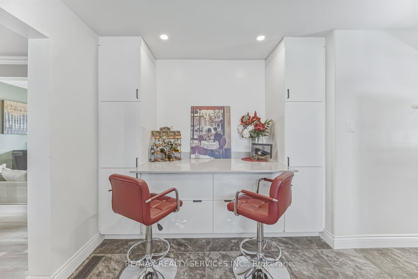 Detached House for sale at 15 Braemar Drive, Brampton, Ontario, L6T 2L5 - Avondale - MLS: W12947624