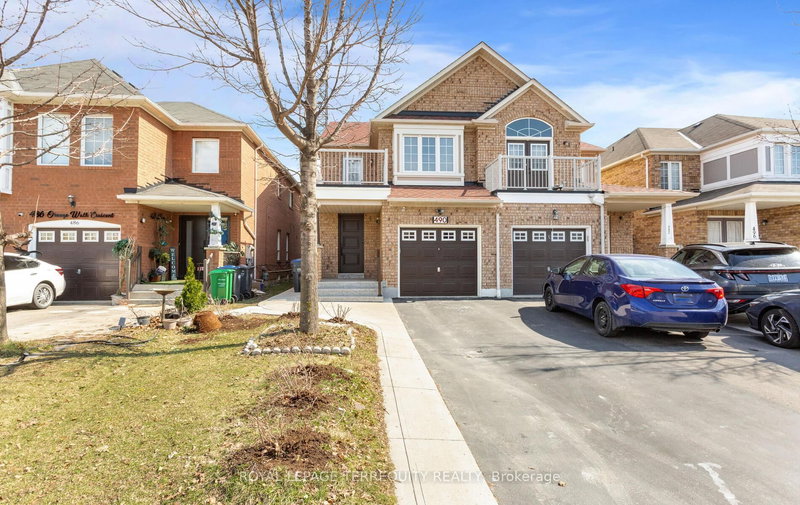 490 Orange Walk Cres, Mississauga, L5R 0A5 | Image 2
