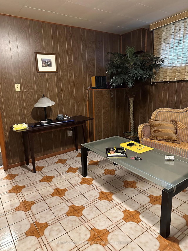 82 Sharpecroft Boulevard