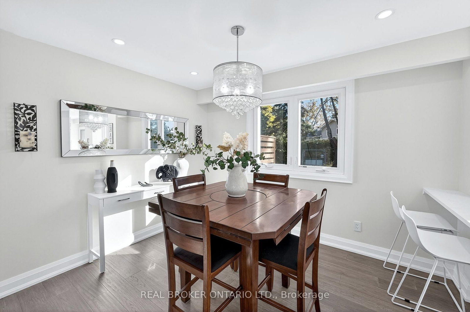 Detached House for sale at 10 Essex Place, Brampton, Ontario, L6T 2A6 - Southgate - MLS: W12947856