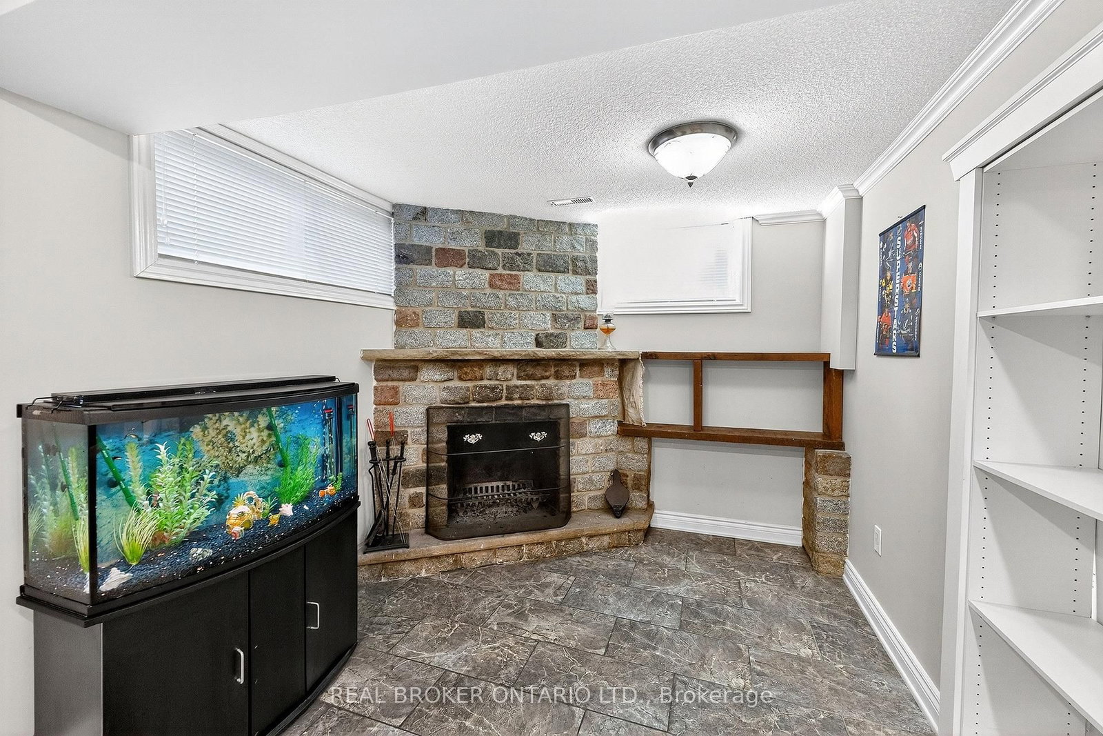 Detached House for sale at 10 Essex Place, Brampton, Ontario, L6T 2A6 - Southgate - MLS: W12947856