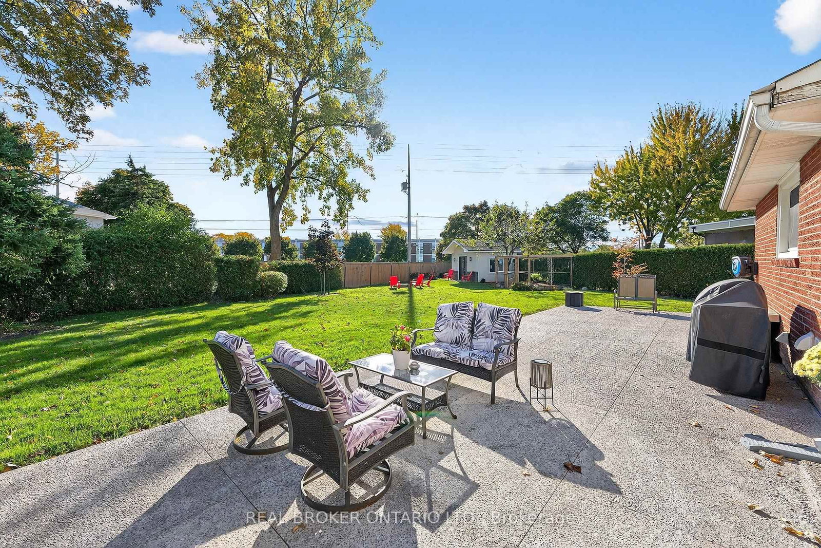 Detached House for sale at 10 Essex Place, Brampton, Ontario, L6T 2A6 - Southgate - MLS: W12947856