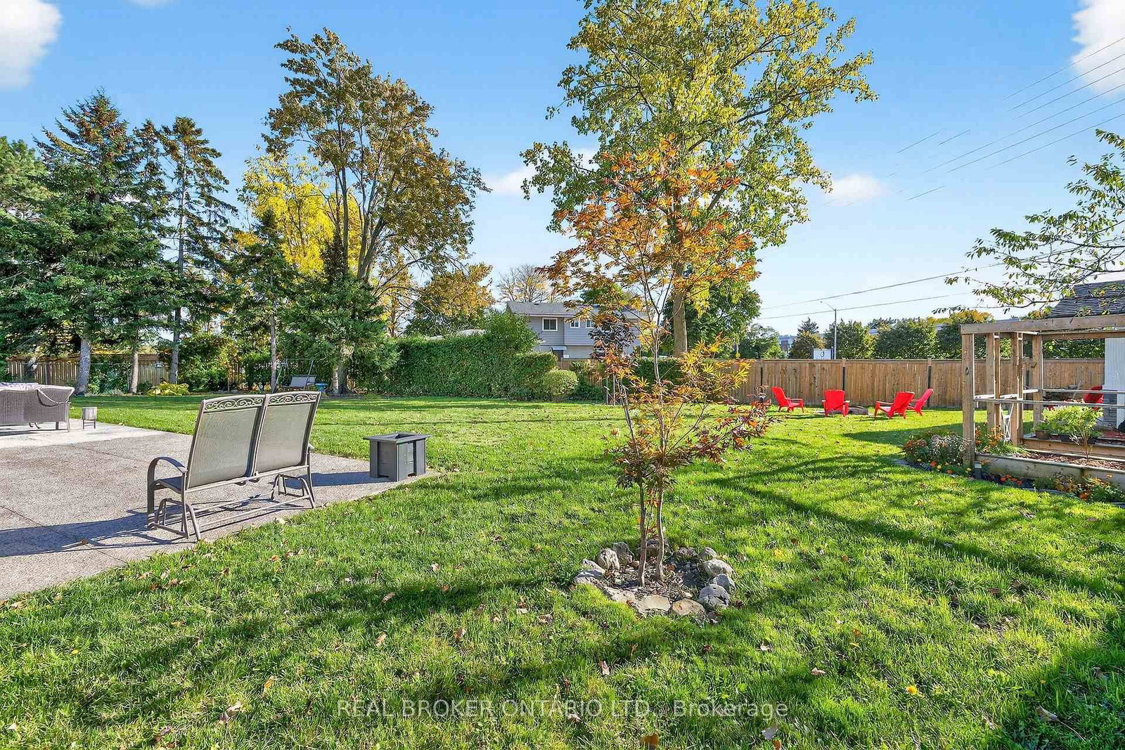 Detached House for sale at 10 Essex Place, Brampton, Ontario, L6T 2A6 - Southgate - MLS: W12947856