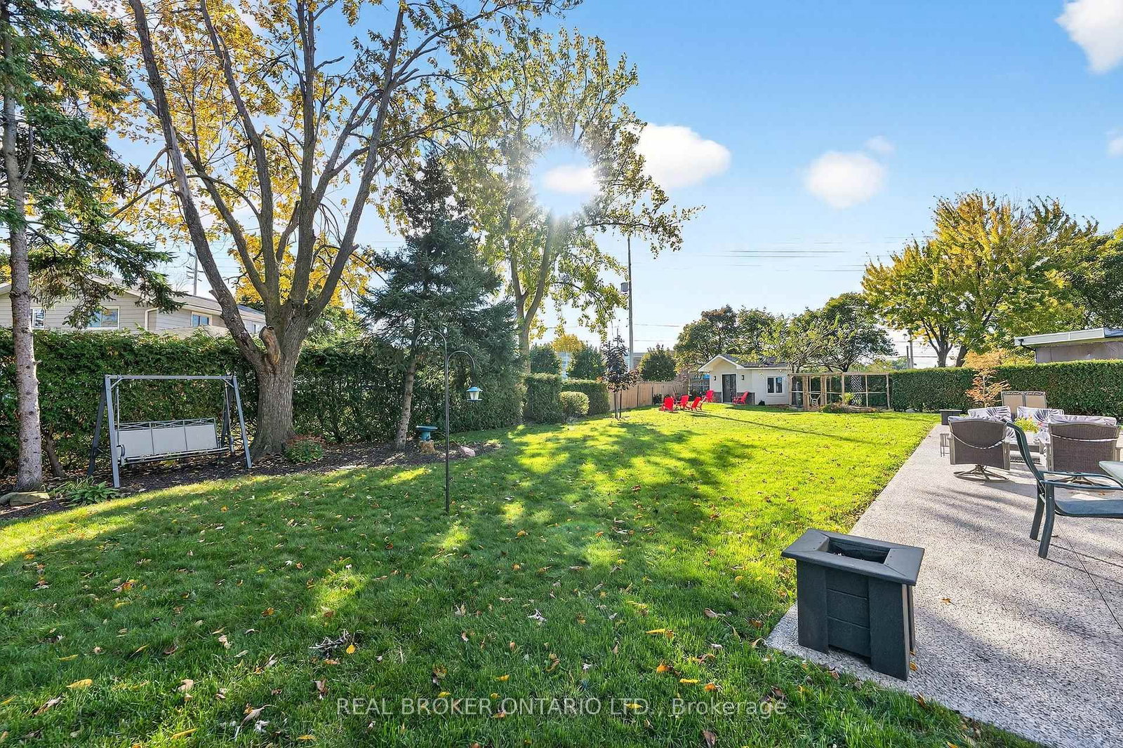 Detached House for sale at 10 Essex Place, Brampton, Ontario, L6T 2A6 - Southgate - MLS: W12947856