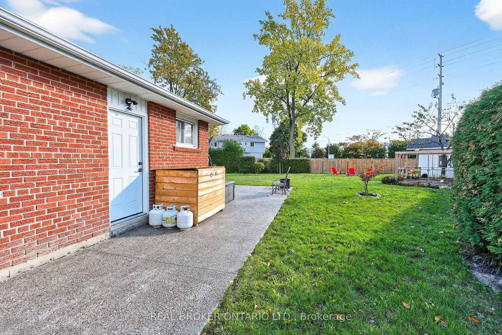 Detached House for sale at 10 Essex Place, Brampton, Ontario, L6T 2A6 - Southgate - MLS: W12947856