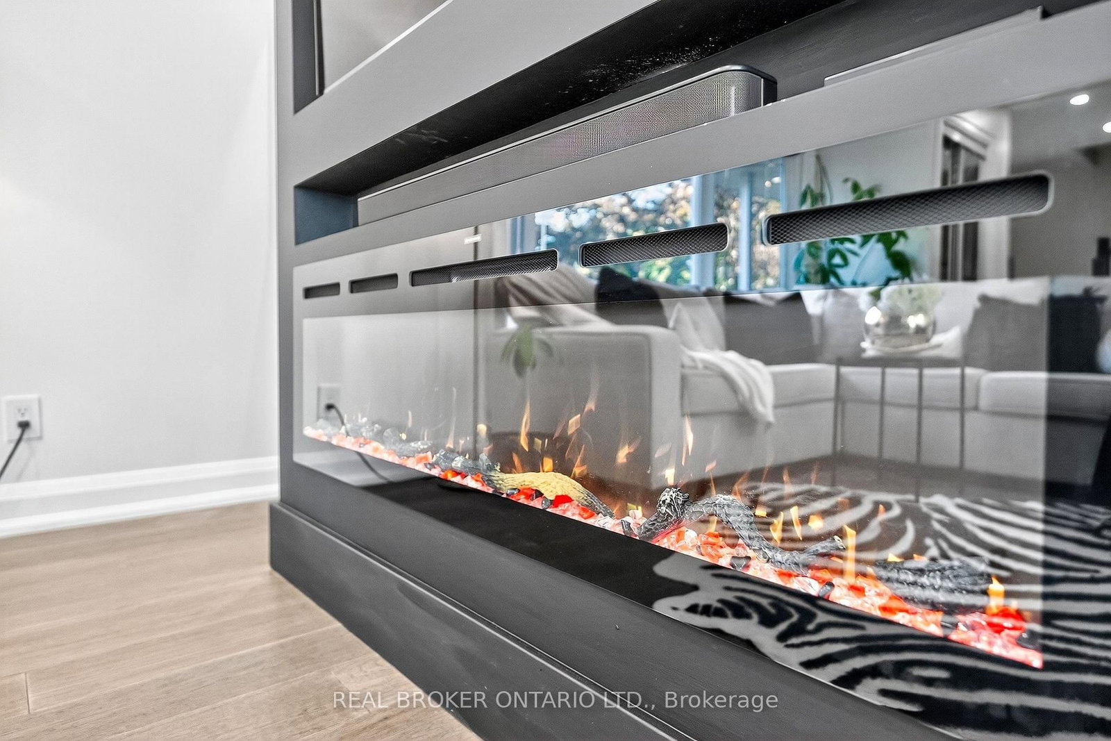 Detached House for sale at 10 Essex Place, Brampton, Ontario, L6T 2A6 - Southgate - MLS: W12947856