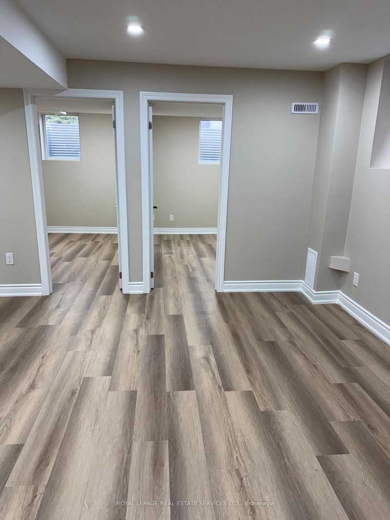 Bsmt - 5487 Challenger Dr, Mississauga, L5M 0K4 | Image 2