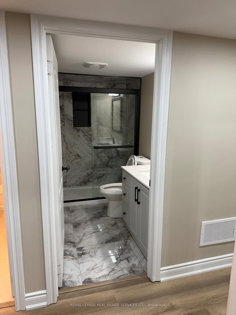 Bsmt - 5487 Challenger Dr, Mississauga, L5M 0K4 | Image 3