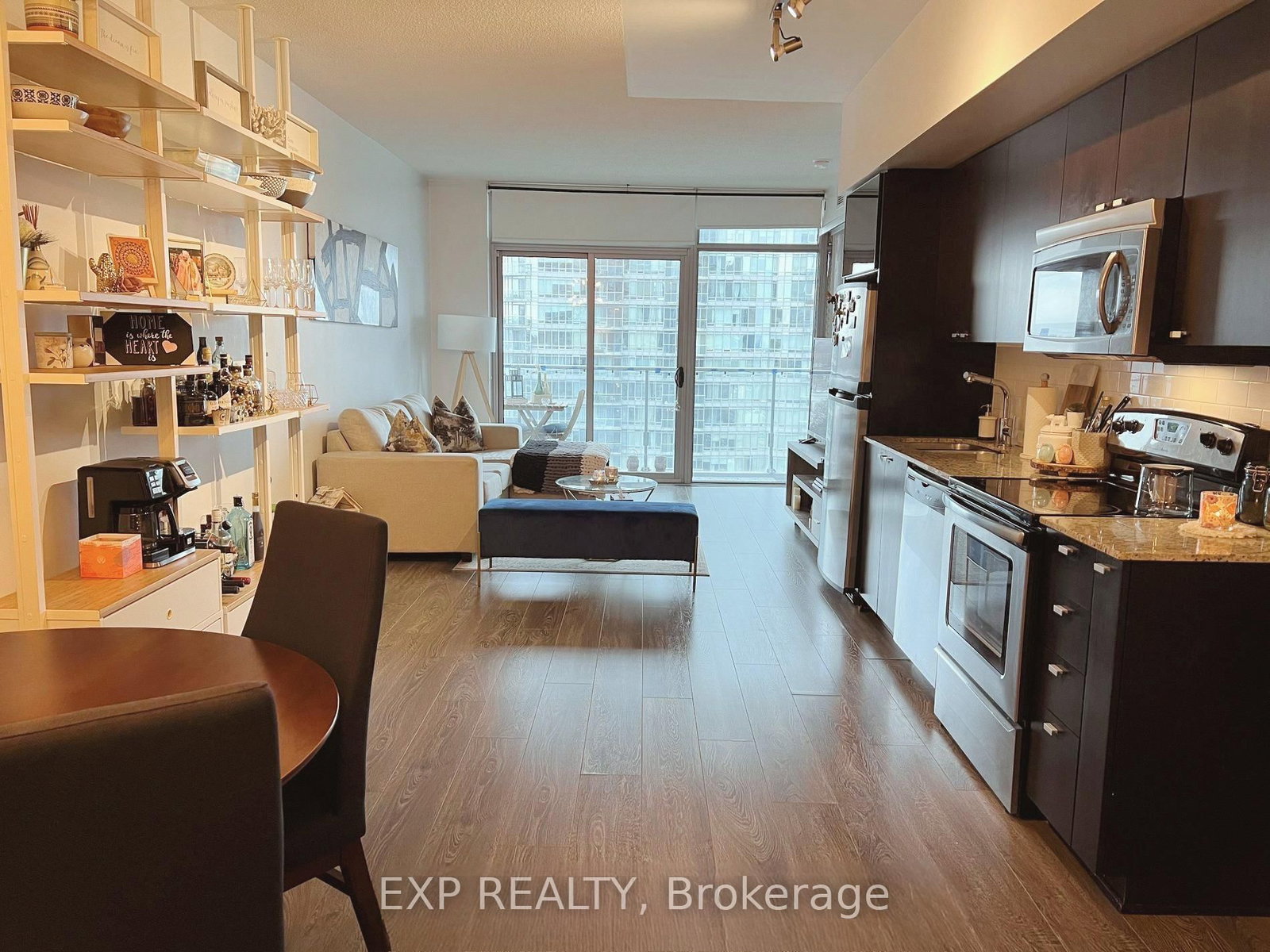 103 The Queens Way, Unit 1217 - Photo 14