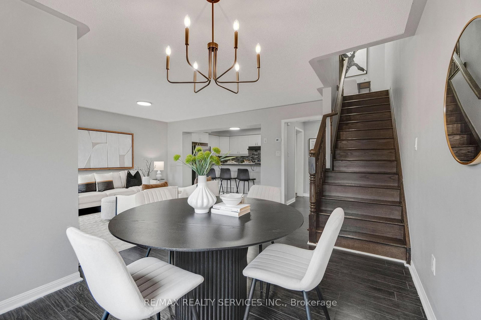 Townhouse for sale at 73 Dredge Court, Milton, Ontario, L9T 8R8 - Willmott - MLS: W12948214