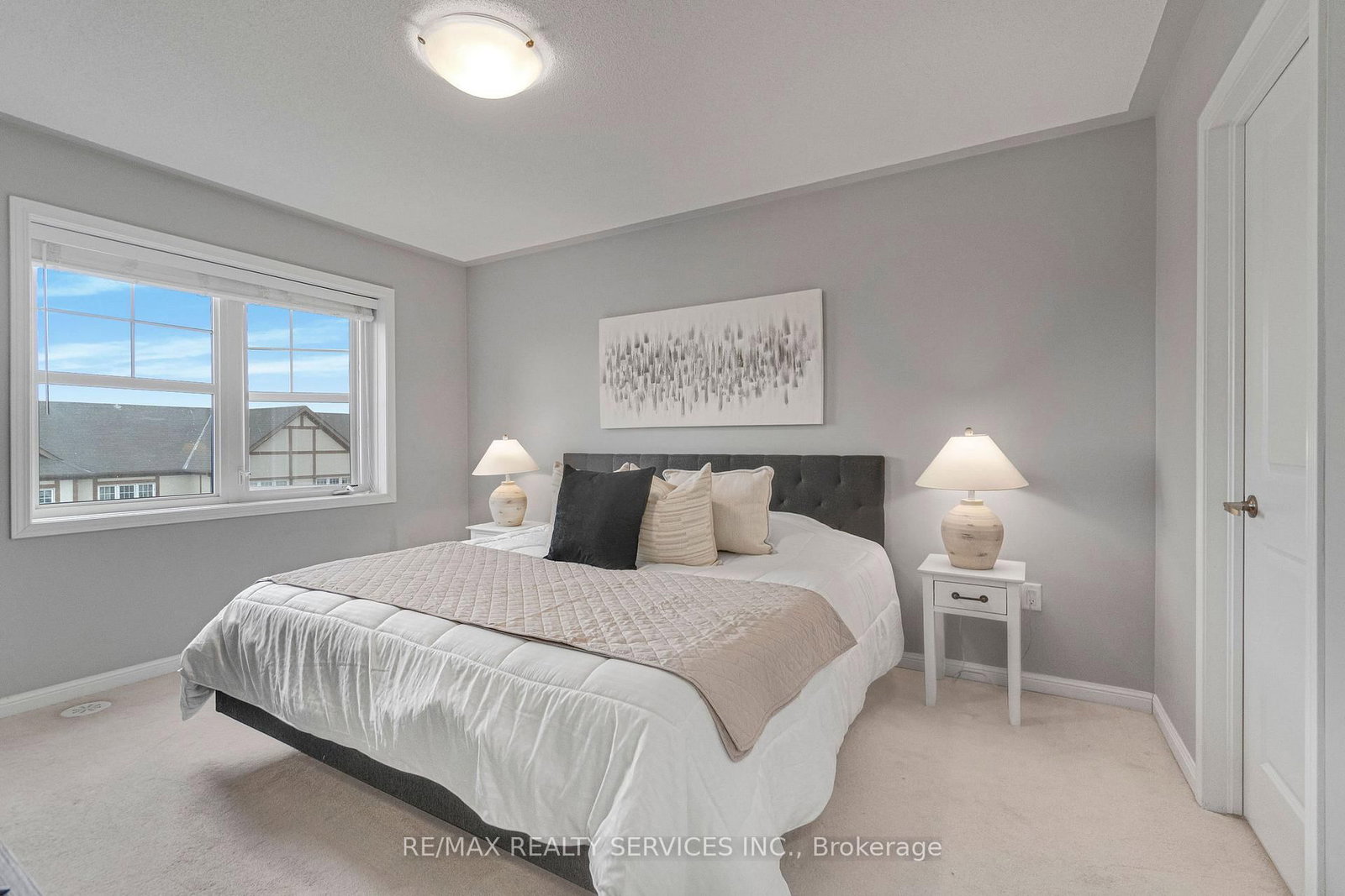 Townhouse for sale at 73 Dredge Court, Milton, Ontario, L9T 8R8 - Willmott - MLS: W12948214