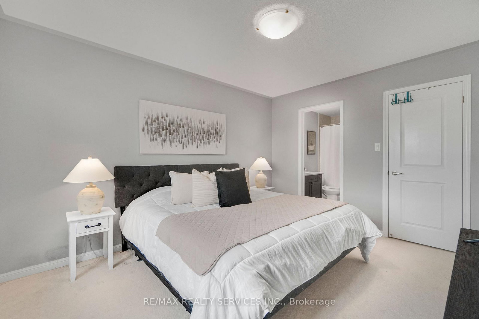 Townhouse for sale at 73 Dredge Court, Milton, Ontario, L9T 8R8 - Willmott - MLS: W12948214